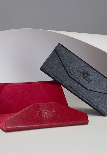 Czarne etui na okulary WITTCHEN 14-2-196-1