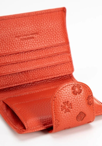 Średni skórzany portfel damski z tłoczonym monogramem WITTCHEN 99-1E-362-6