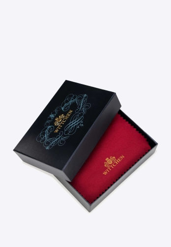 Eleganckie granatowe opakowanie z logo WITTCHEN