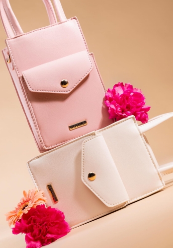 Mini torebka crossbody na telefon WITTCHEN 100-4Y-227-0 ekoskóra