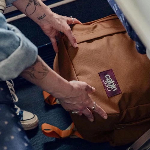 Plecak podróżny na laptopa 2w1 28l CabinZero CZ33 Wizz Air 28l Cinnamon 40x30x20 cm Ryanair Wizz Air