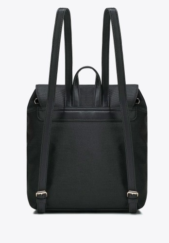 Plecak damski z klapką WITTCHEN 102-4Y-403-1 czarny A4