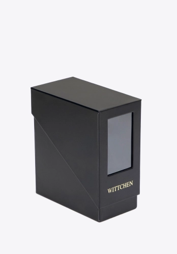 Eleganckie czarne pudełko z logo WITTCHEN