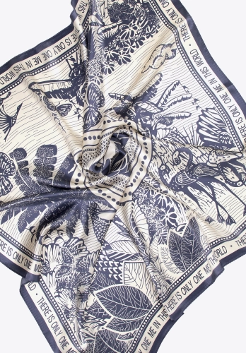 Jedwabna chusta damska WITTCHEN 103-7D-S02-X6 motyw natury kremowo-granatowa